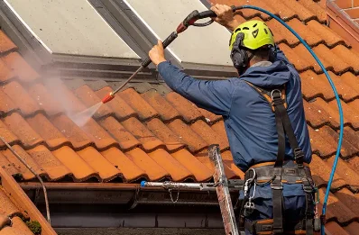 Démoussage et hydrofuge de toiture à Asté