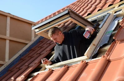 Pose de fenêtres de toit Velux à Asté